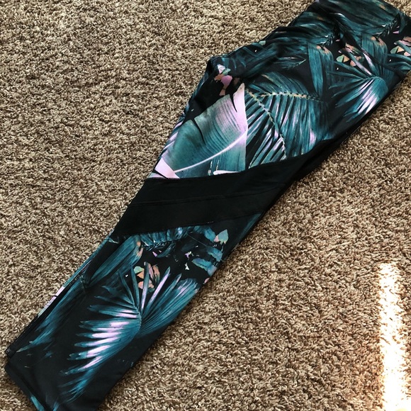 Fabletics Pants - Fabletics Capri Pants